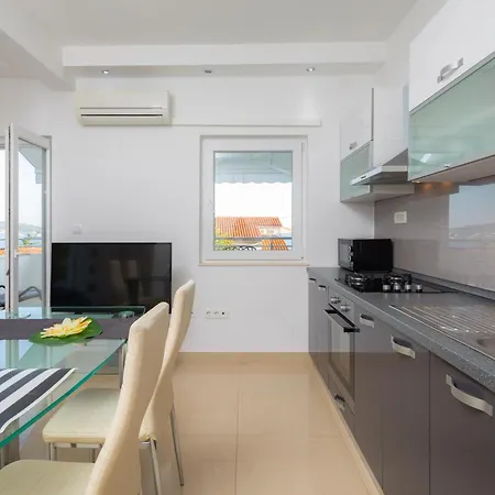 Natasa Appartement Seget Vranjica