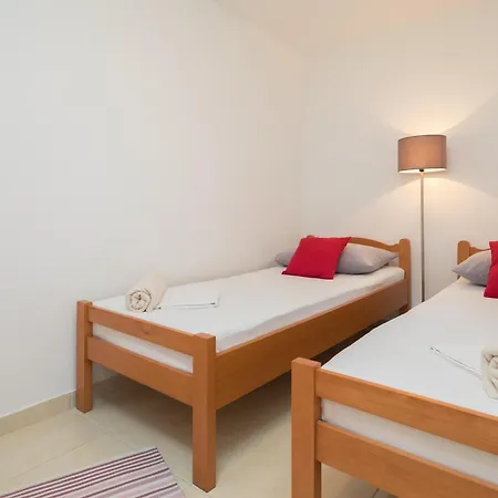 Natasa Appartement Seget Vranjica