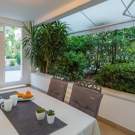 Natasa Appartement Seget Vranjica