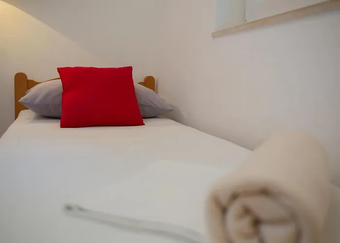 Natasa Apartman *