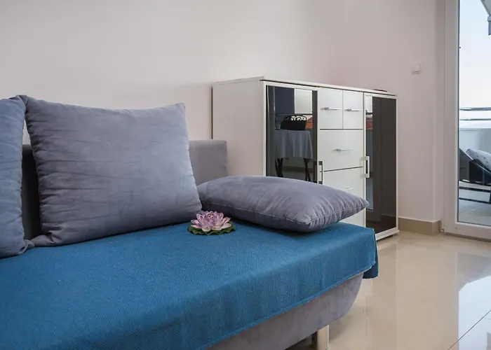 Natasa Apartman *
