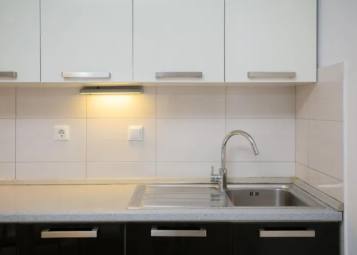 Natasa Apartman *